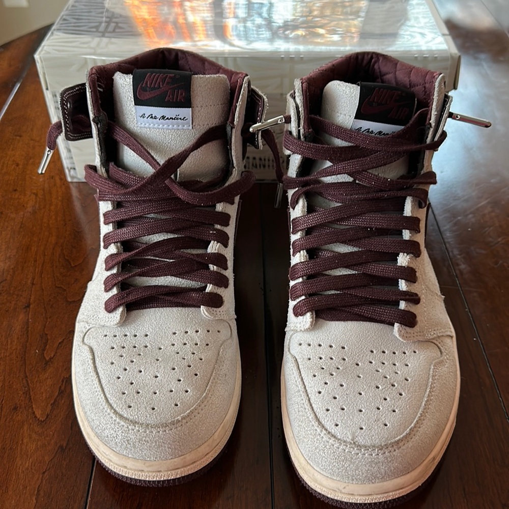 Jordan 1 high A Ma Maniere in sail/burgundy crush. Men’s size 9.5